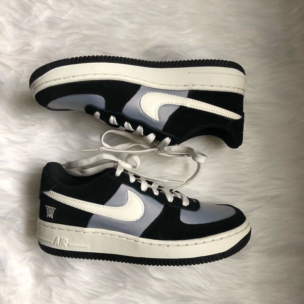 NIKE Air Force 1 (GS) Black/Sail-Wolf Grey 4.5Y